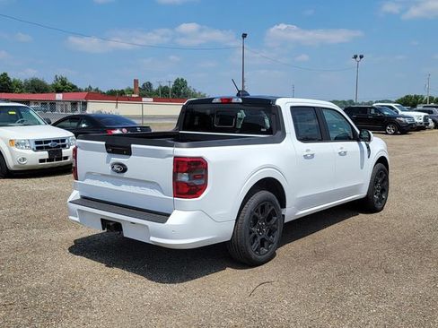 New 2025 Ford Maverick Lobo image 6