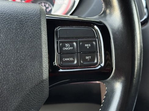 Used 2020 Dodge Grand Caravan SXT image 33