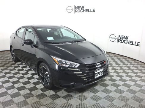 Certified 2025 Nissan Versa SR w/ Trunk Package image 3