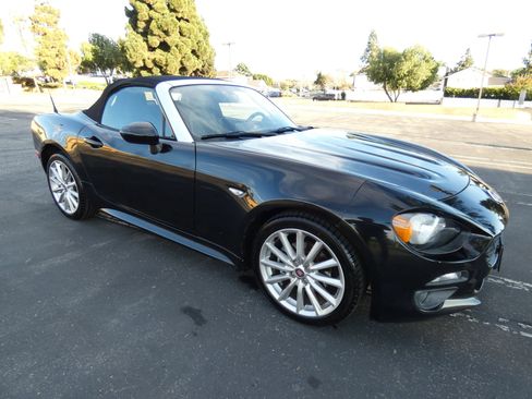 Used 2017 FIAT 124 Spider Lusso image 61