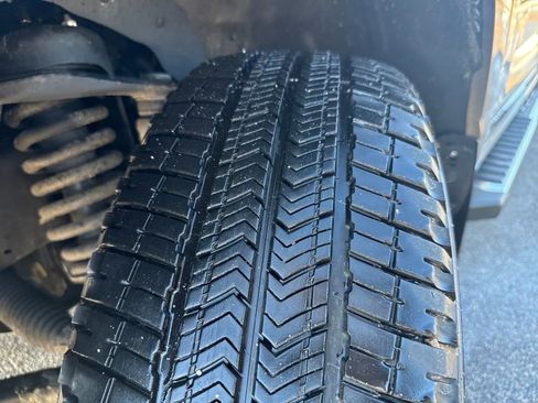 Used 2023 Ford F150 Lariat w/ FX4 Off-Road Package image 46