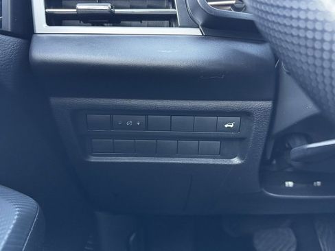 Used 2024 Mitsubishi Outlander SE image 30