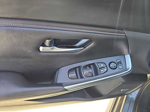 Used 2023 Nissan Sentra SR w/ SR Premium Package image 19