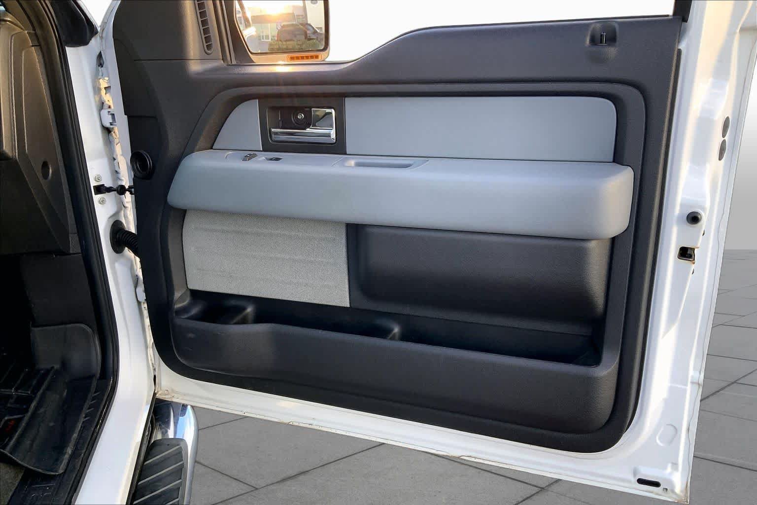 Used 2014 Ford F150 XLT w/ Equipment Group 302A Luxury AWD/4WD image 19
