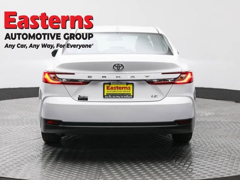 Used 2025 Toyota Camry Hybrid FWD image 6