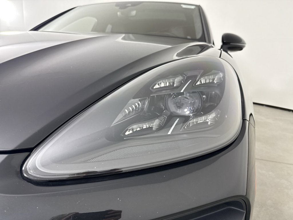 Certified 2023 Porsche Cayenne GTS AWD/4WD image 11