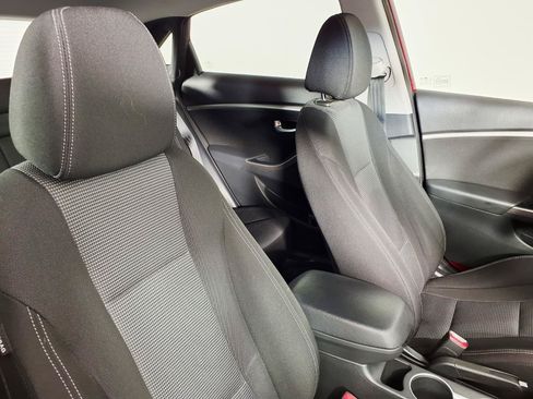 Used 2016 Hyundai Elantra GT FWD image 10