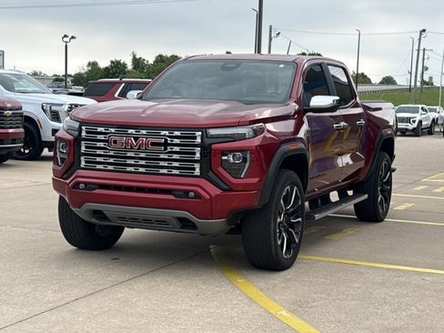 Used 2024 GMC Canyon Denali AWD/4WD image 13