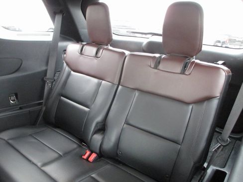 Used 2020 Ford Explorer Platinum w/ Premium Technology Package image 21