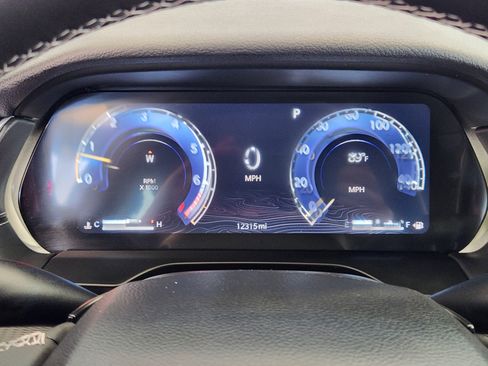 Used 2025 Jeep Grand Cherokee Laredo X image 16