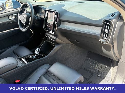 Certified 2025 Volvo XC40 B5 Plus AWD/4WD image 35