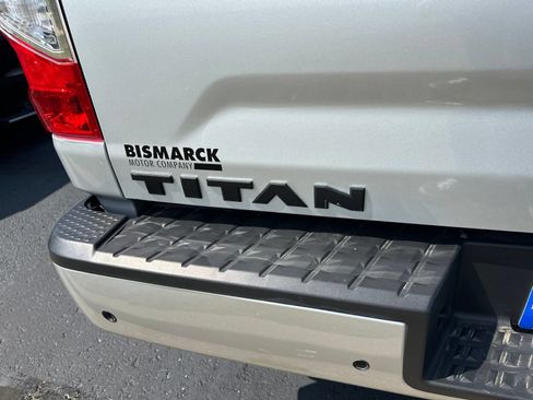 Used 2020 Nissan Titan SV w/ SV Convenience Package AWD/4WD image 8