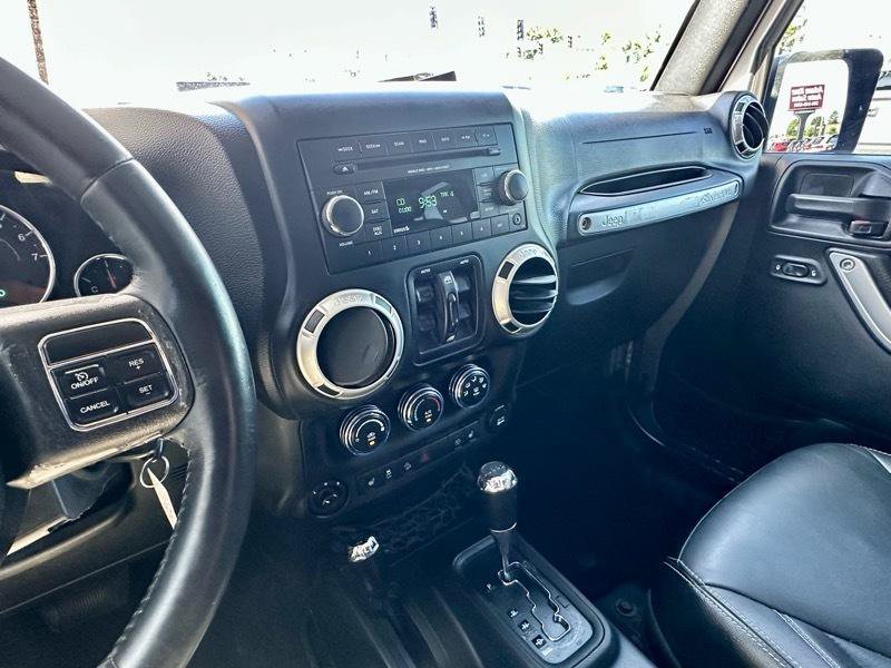 Used 2018 Jeep Wrangler Unlimited Sahara AWD/4WD image 19