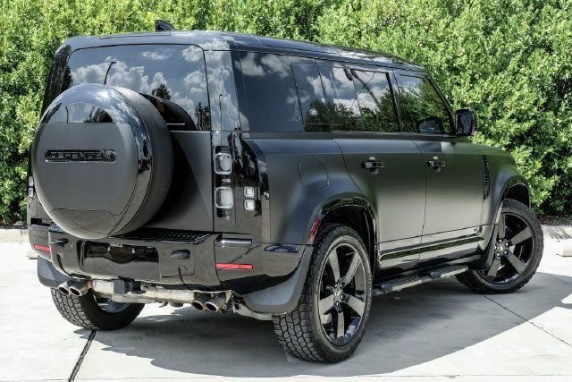 Used 2024 Land Rover Defender 110 V8 AWD/4WD image 11