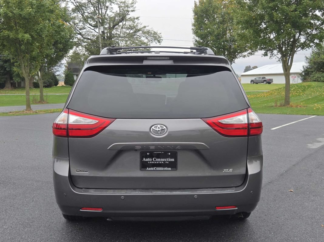 Used 2016 Toyota Sienna XLE w/ XLE Navigation Package AWD/4WD image 7