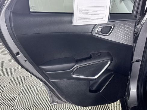 Used 2023 Kia Soul LX FWD image 18