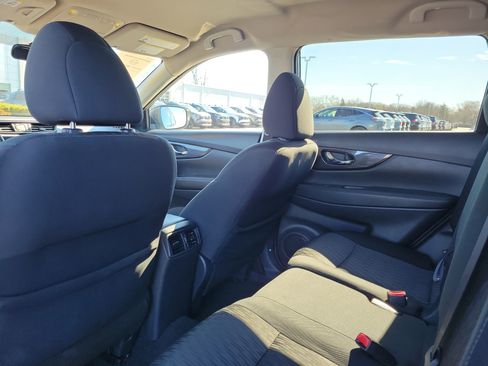 Certified 2018 Nissan Rogue SV image 14