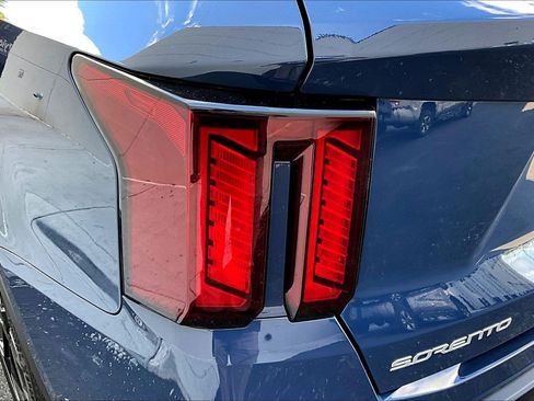 Used 2024 Kia Sorento EX w/ Panoramic Sunroof Package FWD image 23