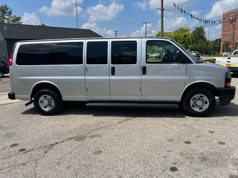Used 2020 Chevrolet Express 3500 LS RWD image 6