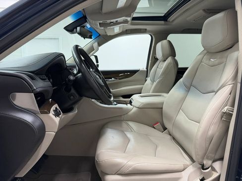 Used 2019 Cadillac Escalade Luxury RWD image 61