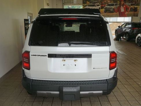 Used 2025 Toyota Land Cruiser w/ Premium Package AWD/4WD image 17