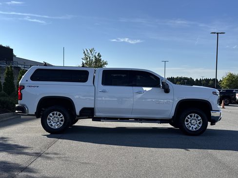 Used 2024 Chevrolet Silverado 2500 LTZ w/ LTZ Plus Package AWD/4WD image 11