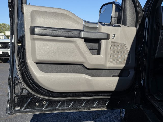 Used 2016 Ford F150 XLT w/ Equipment Group 302A Luxury AWD/4WD image 16
