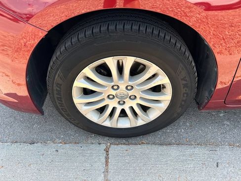 Used 2014 Toyota Sienna XLE FWD image 12