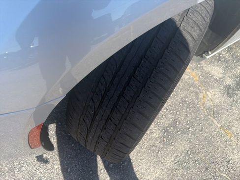 Used 2022 Chrysler 300 Touring RWD image 3