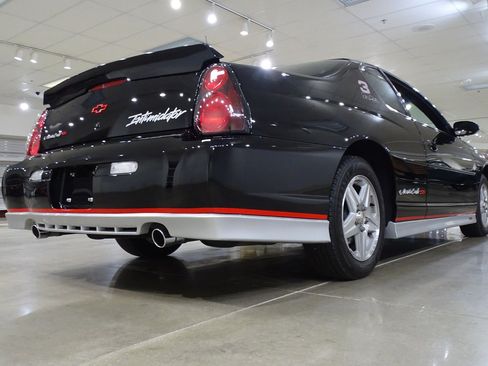 Used 2002 Chevrolet Monte Carlo SS w/ Pace Car Replica Pkg FWD image 16