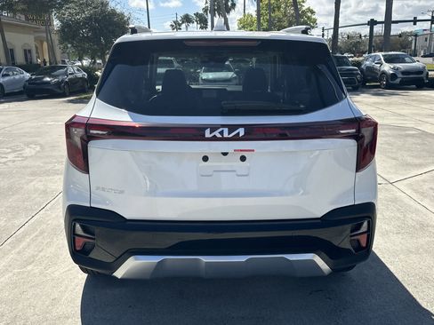New 2026 Kia Seltos EX image 7