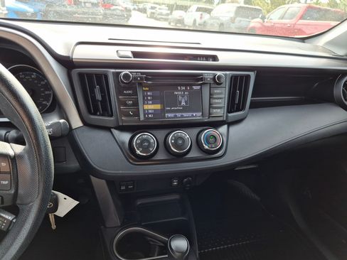 Used 2018 Toyota RAV4 LE w/ All Weather Liner Package AWD/4WD image 23