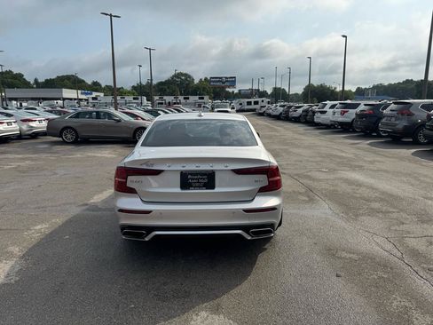 Used 2022 Volvo S60 B5 Momentum FWD image 4