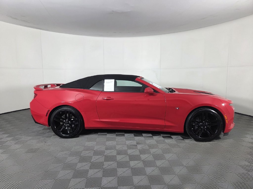 Used 2017 Chevrolet Camaro SS RWD image 4