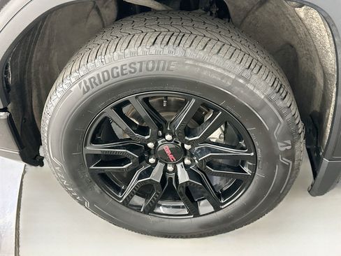 Used 2024 GMC Sierra 1500 Elevation AWD/4WD image 11