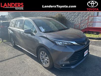 Used 2025 Toyota Sienna XLE