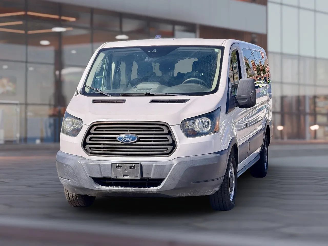 Used 2016 Ford Transit 150 XL RWD image 3