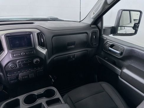 Used 2025 Chevrolet Silverado 2500 Custom w/ Custom Value Package image 19