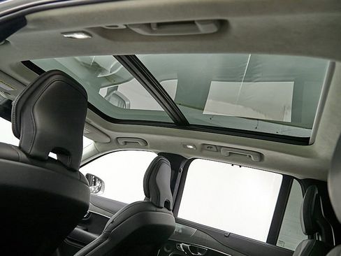 Certified 2023 Volvo XC90 T8 Ultimate w/ Lounge Package AWD/4WD image 23