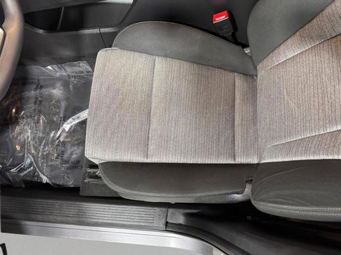 Used 2023 Nissan Rogue SV image 25