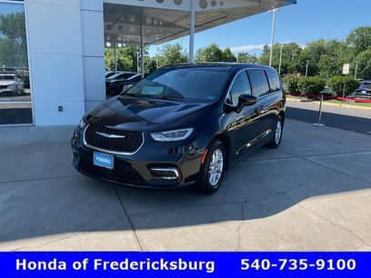 Used 2024 Chrysler Pacifica Touring-L