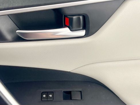 Used 2019 Toyota RAV4 XLE FWD image 31