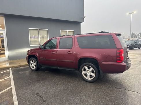 Used 2008 Chevrolet Suburban LT image 15