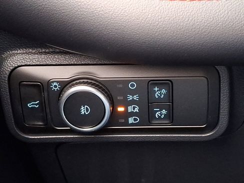 Used 2025 Ford Explorer ST image 25