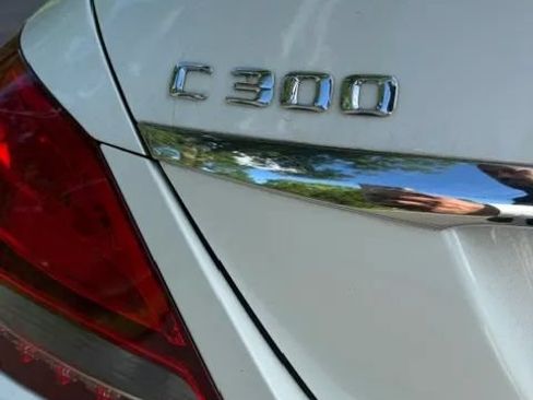 Used 2016 Mercedes-Benz C 300 4MATIC Sedan image 8