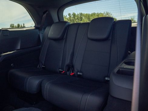 Certified 2025 Mercedes-Benz GLS 450 4MATIC image 21