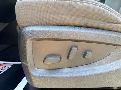 Used 2019 Chevrolet Silverado 2500 LT w/ LT Convenience Package image 19