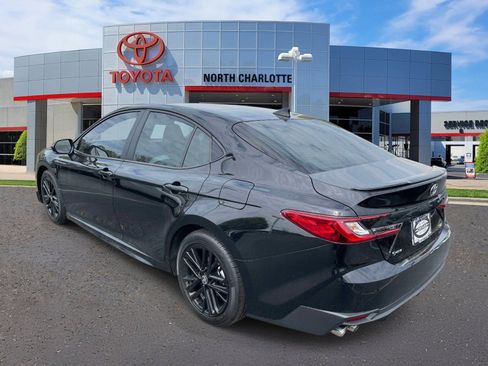 Used 2026 Toyota Camry SE w/ Convenience Package FWD image 6