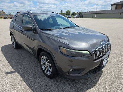 Used 2019 Jeep Cherokee Latitude Plus FWD image 15