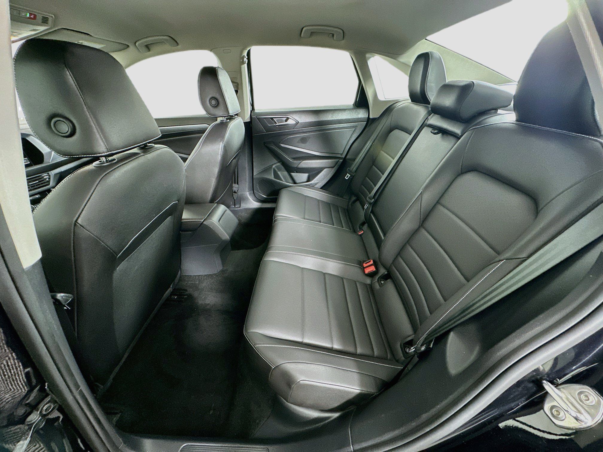 Used 2024 Volkswagen Jetta SE FWD image 26